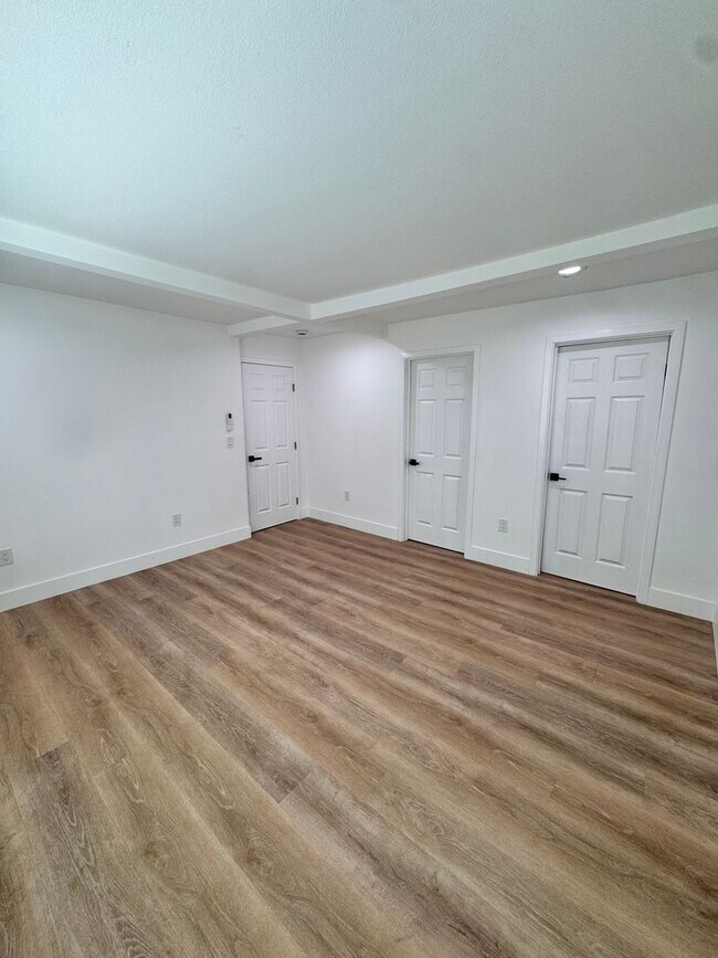 Building Photo - 3781 Green - Grn