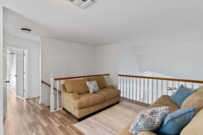 Building Photo - 7447 Hawkins Rd