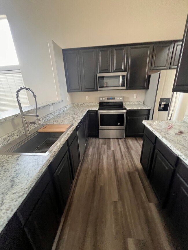 Building Photo - 6452 Vedder Dr
