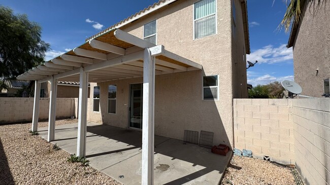 Building Photo - Gated 3 bedroom short term rental