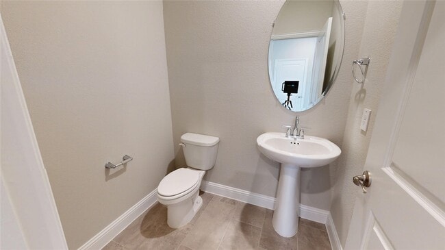 Building Photo - 2102 Dunbar Dr