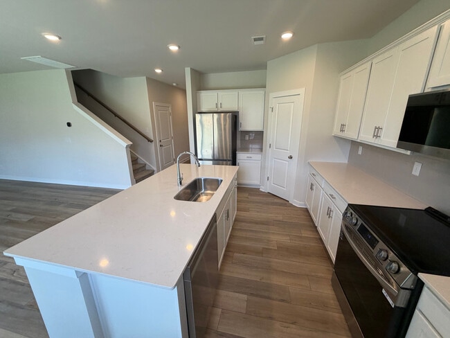 Building Photo - 2509 Switchgrass Ct