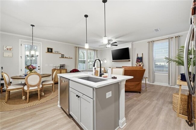 Building Photo - 721 Stickley Oak Way