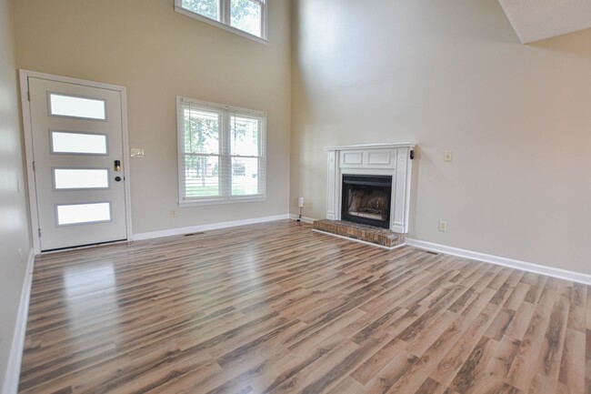 Building Photo - Pet Friendly Four Bedroom!