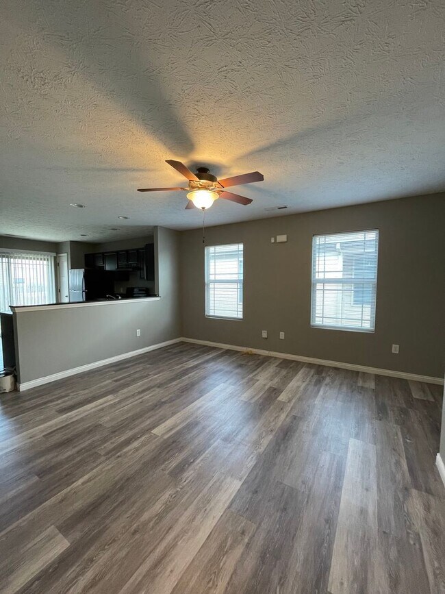 Building Photo - Two Bedroom Single Family Home