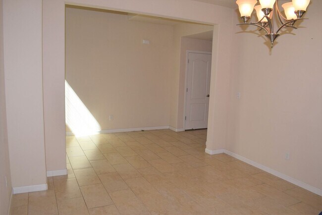 Building Photo - 4 Bed/3.5 Bath Home in Elk Grove! -  Resident Benefit Package Property