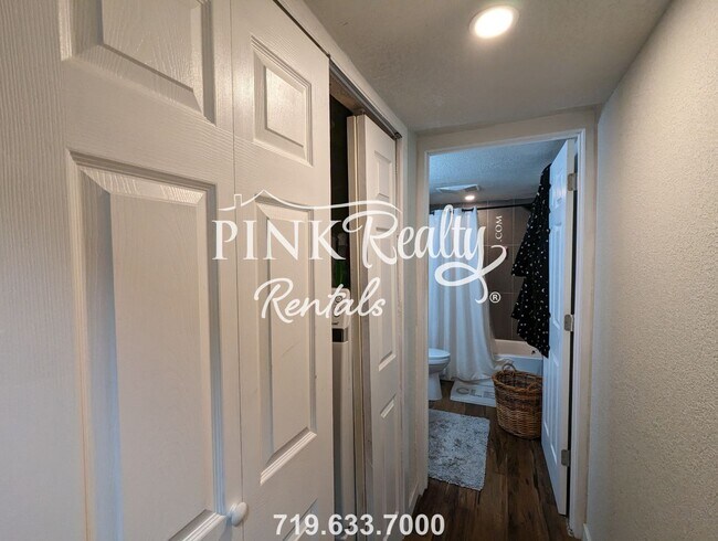 Building Photo - 1719 W Kiowa St