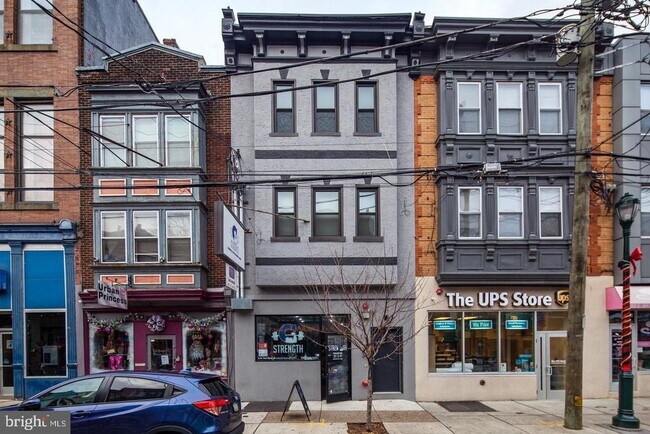 Building Photo - 616 S 4th St