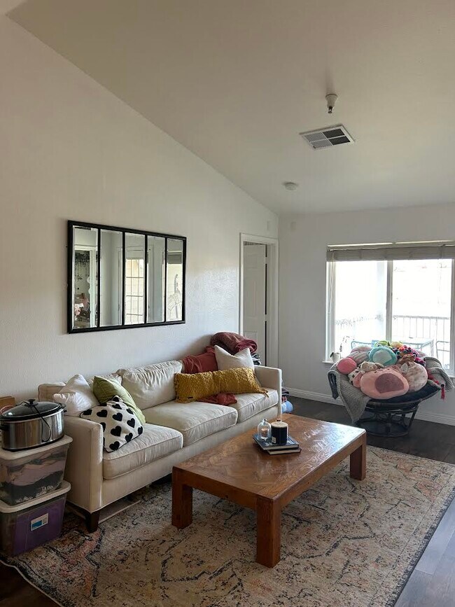 Primary Photo - 200 Talus Way