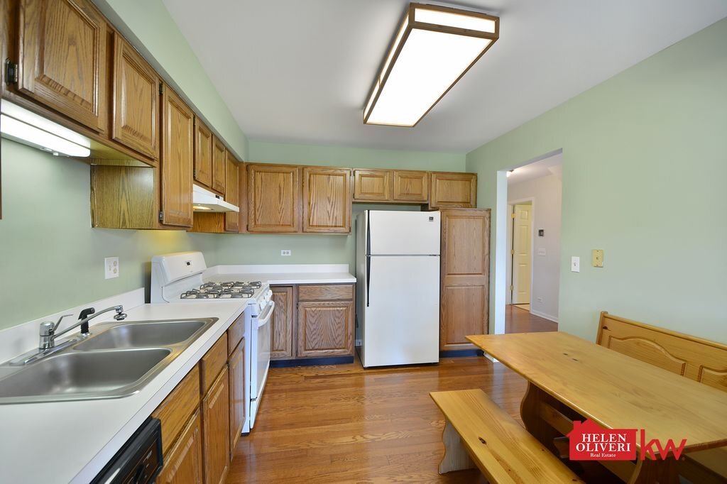 Building Photo - 725 Ripple Brook Ln