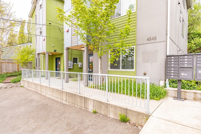 Building Photo - Alcove Delridge