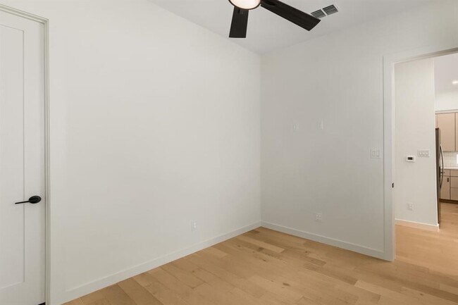 Building Photo - 3204 Overcup Oak Dr