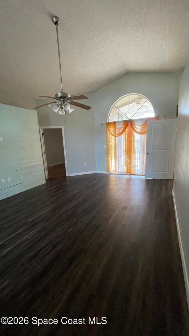 Building Photo - 2555 Street Pauls Dr