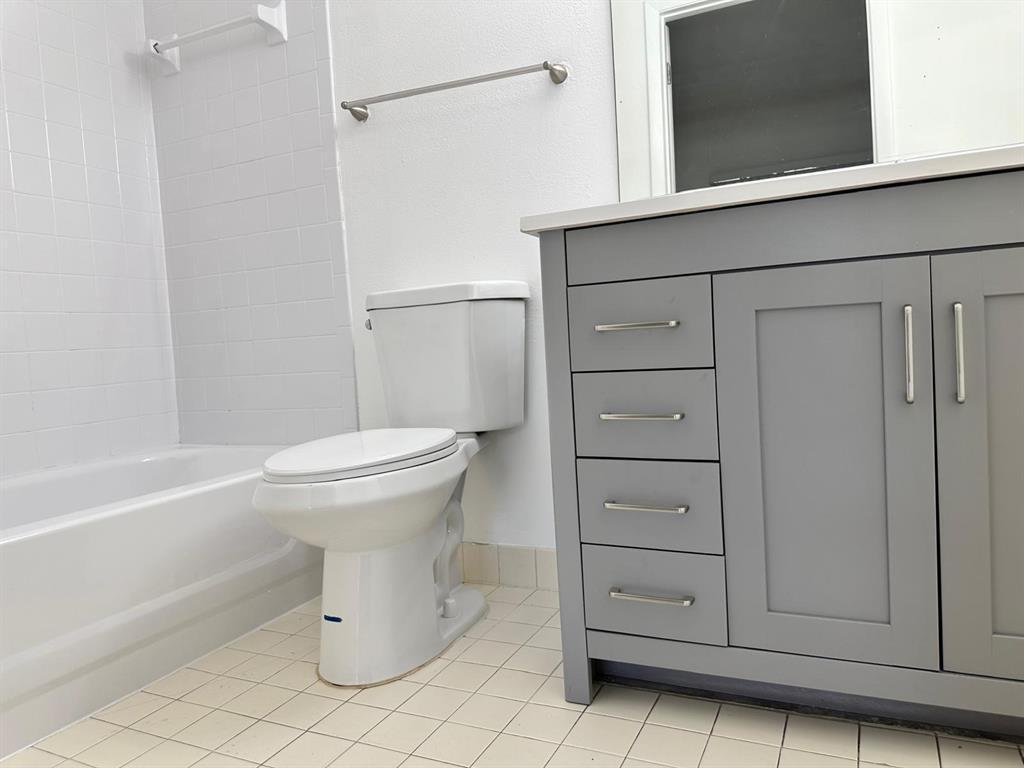 Building Photo - 2445 SW 18th Ter