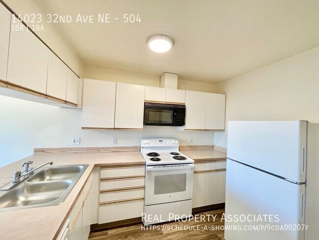 Building Photo - 14023 32nd Ave NE