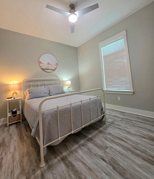 Building Photo - 8088 Carmel Cir