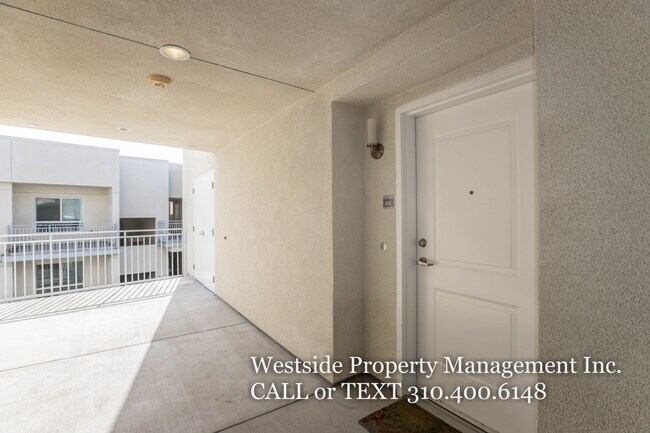 Building Photo - 12655 Bluff Creek Dr