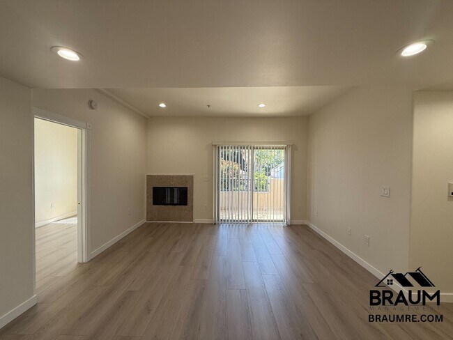 Building Photo - 10849 Fruitland Dr