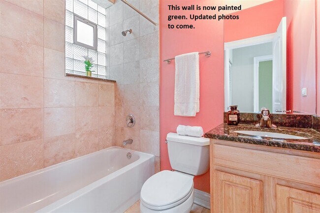 Building Photo - 2717 W Evergreen Ave