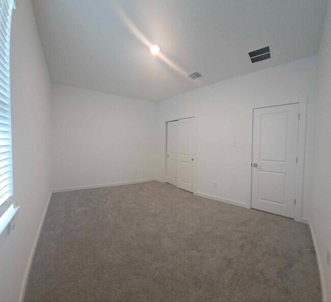 Building Photo - 8442 Bay Oaks Dr