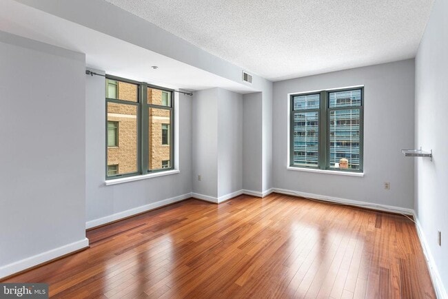 Building Photo - 1150 K St NW