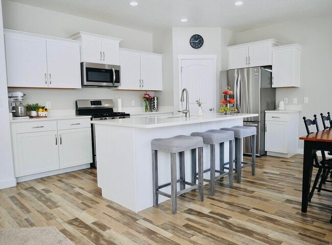 Building Photo - 503 S Valkyries Ln