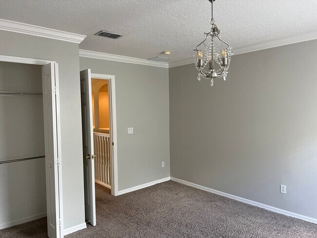 Building Photo - Stunning Windermere Home in Gated Communit...