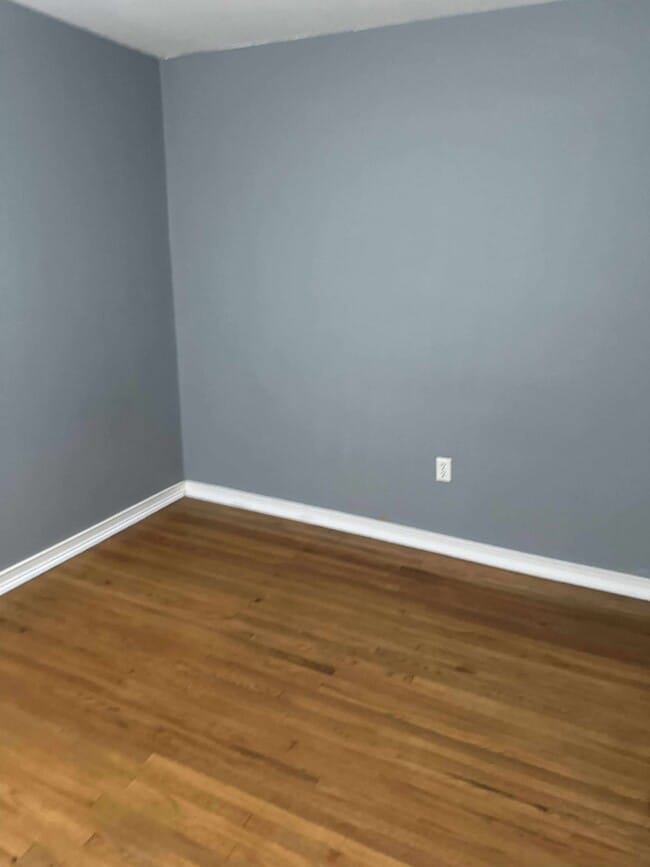 Building Photo - 129 Ridgefield Rd