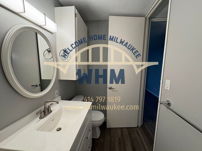 Building Photo - 929 N Astor St