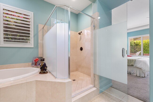 Building Photo - 61185 Soaptree Dr