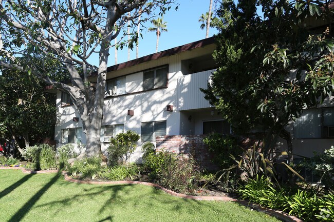 Building Photo - Marina Oaks