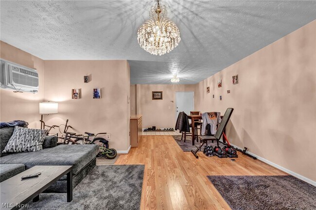 Building Photo - 5200 Royalton Rd