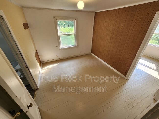 Building Photo - 404 S Carey