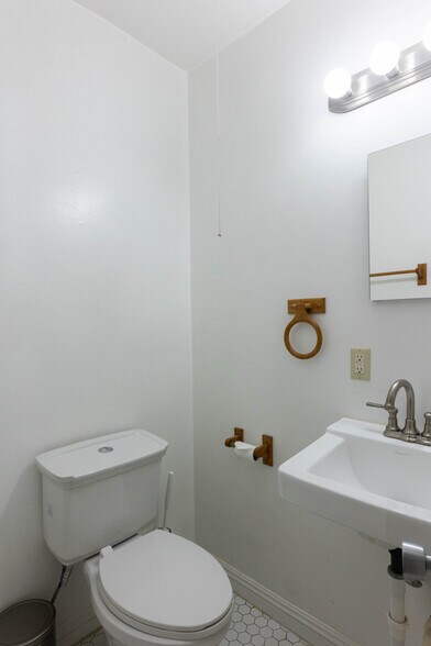 Building Photo - 5125 Harold Way