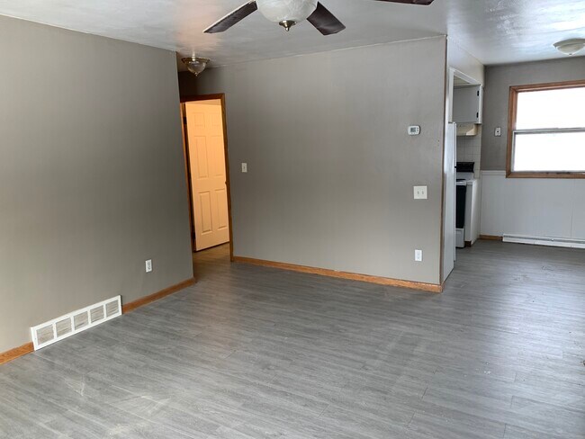 Building Photo - 3256 Delray Ave NW