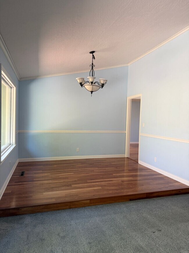 Building Photo - 5447 Anselmo Ct