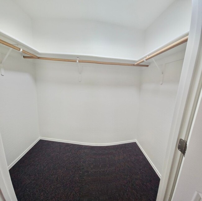 Building Photo - Excellent remodeled 2 bed 2 bath home in P...