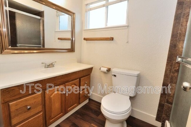 Building Photo - 8128 Sunrise E Way