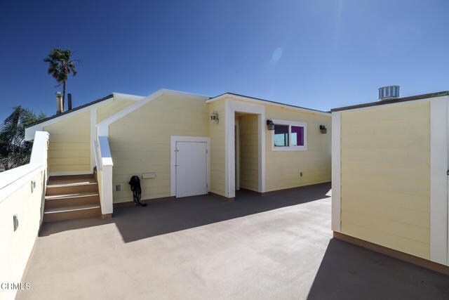 Building Photo - 121 Los Angeles Ave