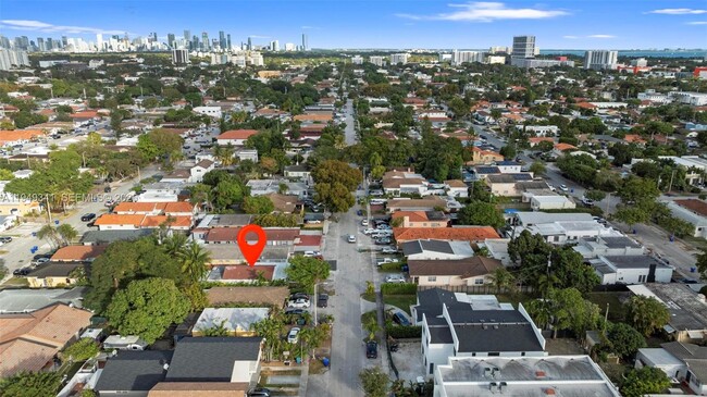 Building Photo - 3507 SW 25th Ter