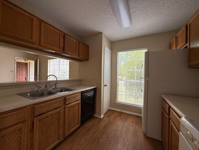Building Photo - Annettes -2310 Fuzz Fairway, Austin, TX 78...