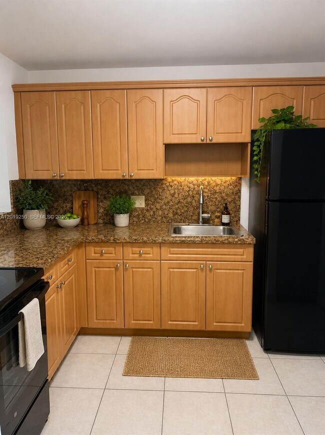 Building Photo - 13900 Lake Placid Ct