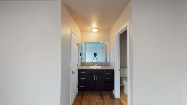 Building Photo - Crestmont PIace