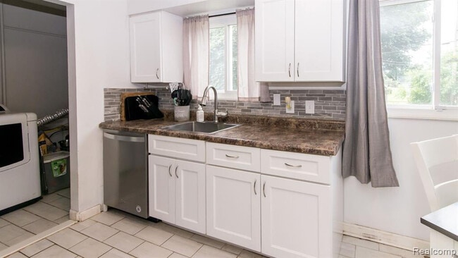 Building Photo - 1203 Commonwealth Ave