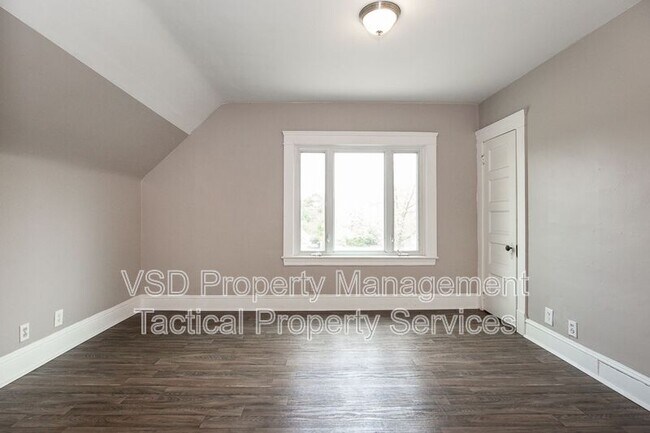 Building Photo - 3408 E 140th St