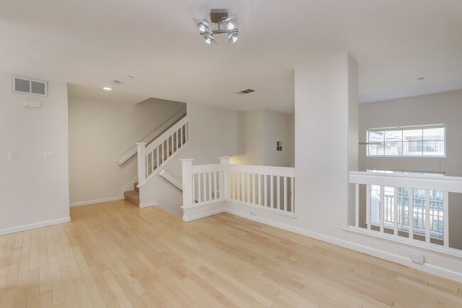 Building Photo - 3 Bed / 2.5 bath pet friendly townhome with a bonus home office/den + EV charger in garage. YouTu...