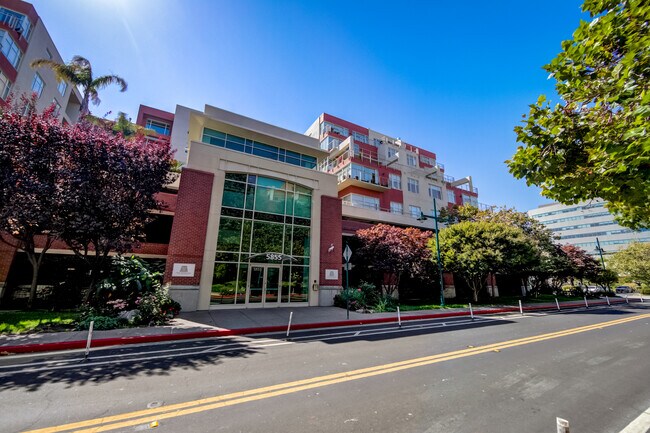 Building Photo - 5855 Horton St