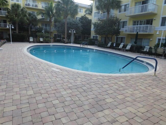 Building Photo - 1515 E Broward Blvd