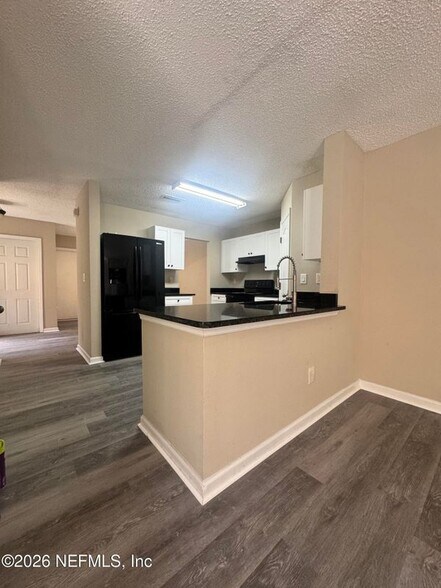 Building Photo - 7772 Playschool Ln