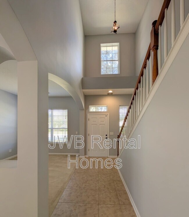 Building Photo - 129 Castlegate Ln